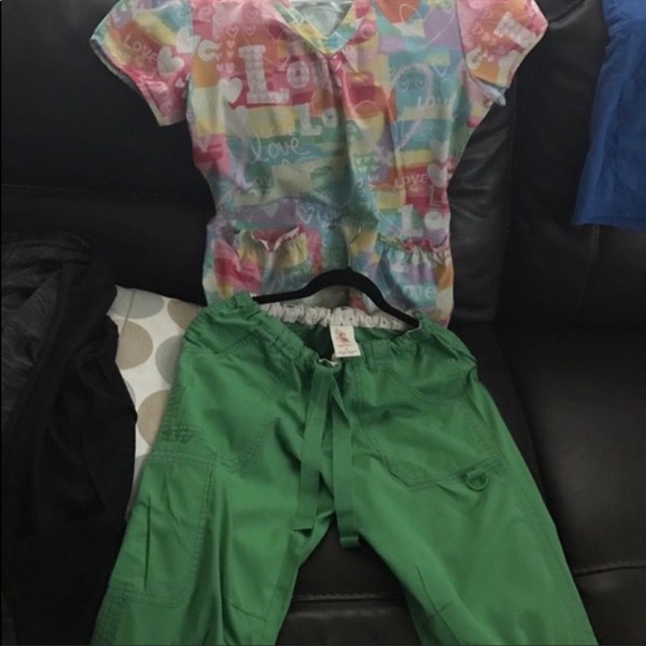 Scrub top - Picture 2 of 2